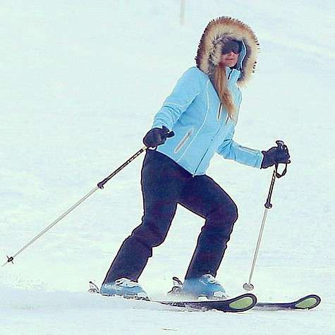 Пэрис Хилтон предпочитает кататься на лыжах в Аспене. Фото: социальные сети
