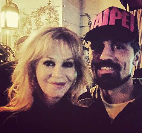 На одном из шоу певец встретил голливудскую знаменитость Мелани Гриффит. «Вот встретил Мелани Гриффит !! очень милая дама!!!» - поделился впечатлениями артист. Фото: Instagram.com/bilanofficial.