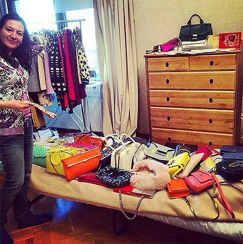 Стилист Божены Рынски недовольна ее коллекцией сумочек. Фото: Instagram.com/bozhenarynska.