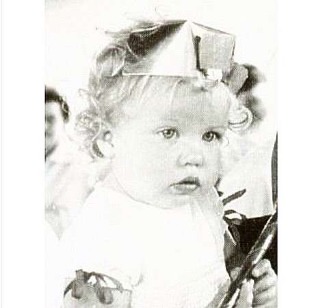 Кайли Миноуг в детстве. Фото: Instagram.com/kylieminogue.