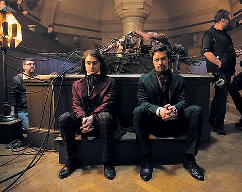 Дэниел Рэдклифф и Джеймс МакЭвой на съемках фильма «Виктор Франкенштейн». Фото: материалы пресс-служб.