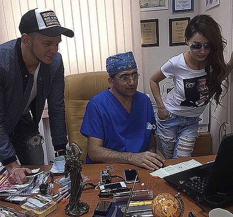 Евгения Феофилактова и Антон Гусев сделали пластику носа. Фото: Instagram.com/zhenechkaguseva.