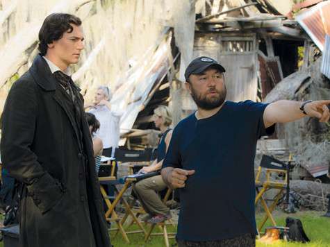 Бенджамин Уокер уже играл американского президента: в одном из бродвейских мюзиклов он показал Эндрю Джексона в образе эмо-музыканта.