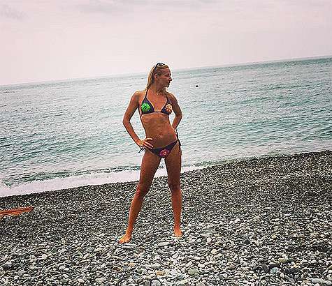 В своем микроблоге Татьяна Навка уже не раз писала, что любит проводить время на пляже. Фото: Instagram.com/tatiana_navka.