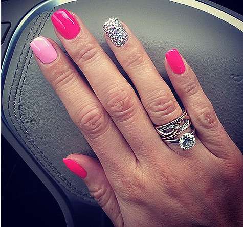 Помолвочное кольцо Ольги Бузовой. Фото: Instagram.com/buzova86.