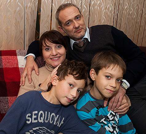 В сериале «Мама-детектив» Инга Оболдина играет следователя ГУВД Ларису Левину, которая воспитывает двух сыновей и вот-вот должна родить третьего ребенка. Фото: материалы пресс-служб.