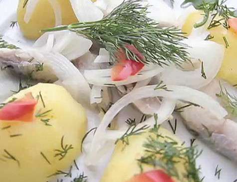 Закуска «Селедка – царица стола». Фото: материалы пресс-служб.