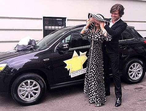 Прохор Шаляпин подарил Лене Лениной дорогой автомобиль. Фото: материалы пресс-служб.