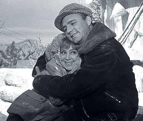Надежда Румянцева и Николай Рыбников. Кадр из фильма «Девчата», 1961 год.