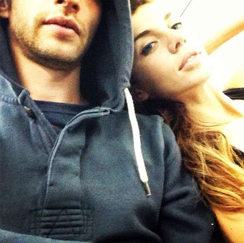 Анна Седокова с таинственным спутником. Фото: Instagram.com.