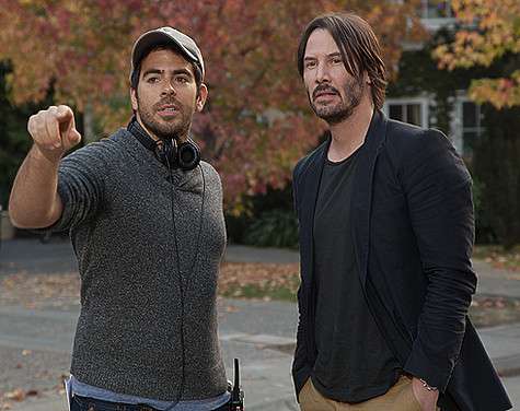 Когда Киану Ривз узнал, что режиссером картины «Кто там» выступает Элай Рот, то согласился, практически не раздумывая. Фото: материалы пресс-служб. Когда Киану Ривз узнал, что режиссером картины «Кто там» выступает Элай Рот, то согласился, практически не раздумывая. Фото: материалы пресс-служб.