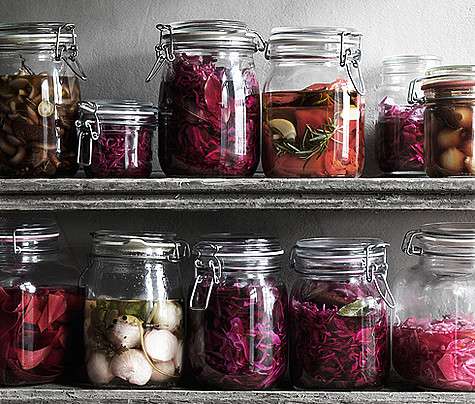 Банки ИКЕА КОРКЕН из прозрачного стекла. Фото: материалы пресс-служб. Банки ИКЕА КОРКЕН из прозрачного стекла. Фото: материалы пресс-служб.