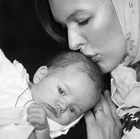 Милла Йовович и маленькая Дэшиел. Фото: Instagram.com/millajovovich.