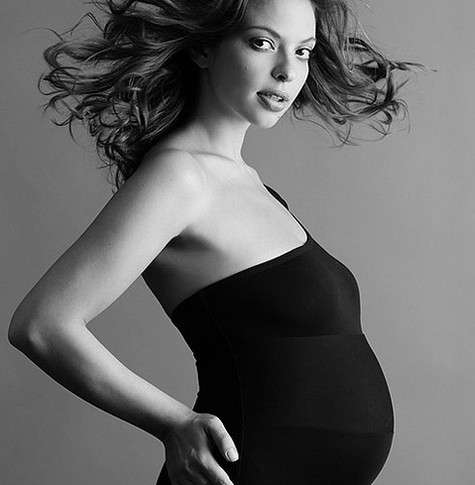 Снимок беременной Регины Бурд. Фото: Instagram.com/sezhukov.