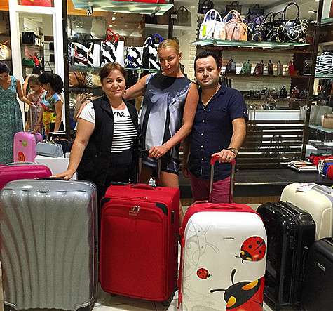 Чтобы как-то себя успокоить, Волочкова отправилась по магазинам. Фото: Instagram.com/volochkova_art.