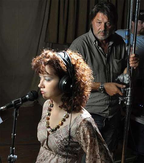 В центре сюжета сериала «Кураж» — начало карьеры молодой и талантливой певицы Галлы. Фото: материалы пресс-служб.