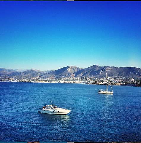 Новоявленные супруги наслаждаются красивыми греческими видами. Фото: социальные сети