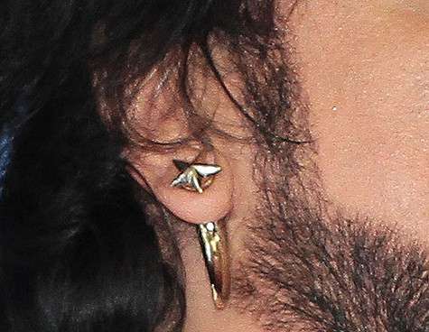 Филипп Киркоров носит в ухе кусок золота. Фото: Лилия Шарловская.