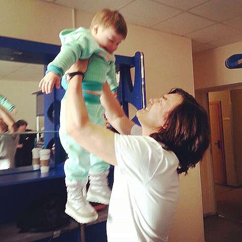 Батырхан Шукенов с сыном Александра Семина и Эвелины Бледанс. Фото: Instagram.com.