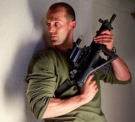 Джейсон Стэтхем. Кадр из фильма «Перевозчик».