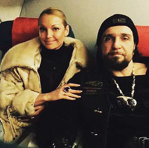 Собчак пока не дает комментариев относительного своего дела, зато с удовольствием комментирует дела Волочковой. Фото: Instagram.com/xenia_sobchak.