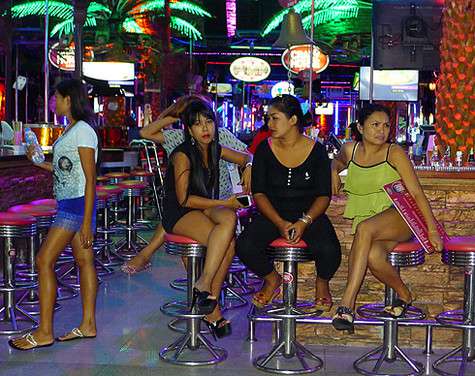 В большинстве своем тайские дамы, работающие в сфере увеселения иностранцев, далеки от канонов красоты.