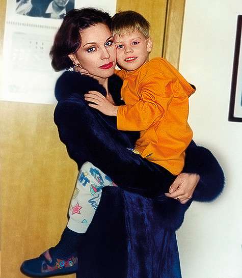 «К родителям я отношусь очень трепетно и не напрягаю их лишними проблемами». Фото: личный архив Павла Табакова.