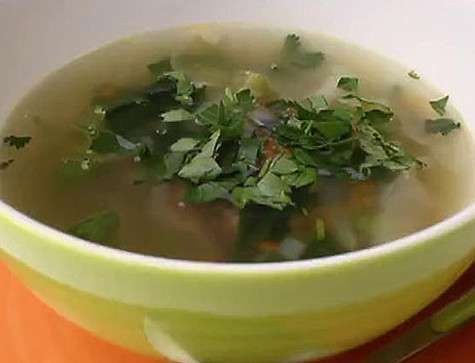 Суп из сельдерея на говяжьем бульоне. Фото: материалы пресс-служб.