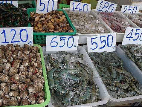 Цены на морепродукты разные, но в основном приятные.