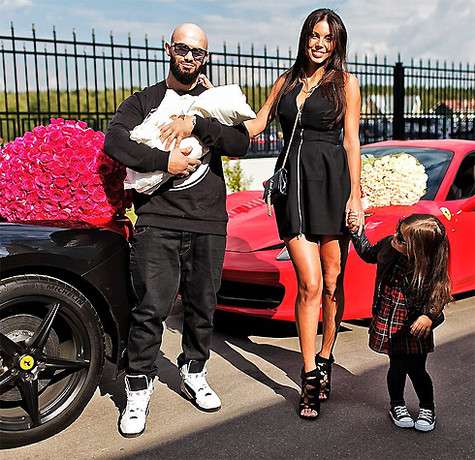 Джиган подготовился к выписке из роддома своих любимых девочек. Фото: Instagram.com/samoylovaoxana.