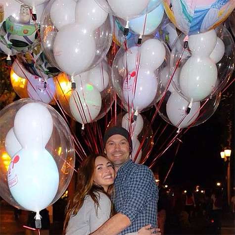 Меган Фокс и Брайан Остин Грин отдохнули в парке развлечений «Диснейленд». Фото: Instagram.com.