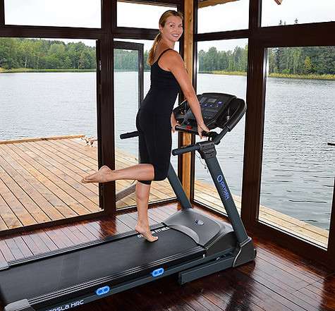 Беговая дорожка, по признанию Варвары, уже давно ее лучший друг. Фото: материалы пресс-служб.
