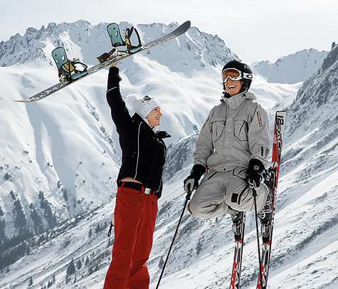 Для профессионалов здесь найдутся разнообразные черные спуски. Отличные перспективы Ишгль открывает и карвингистам, и любителям целины. Фото: Австрийское представительство по туризму.