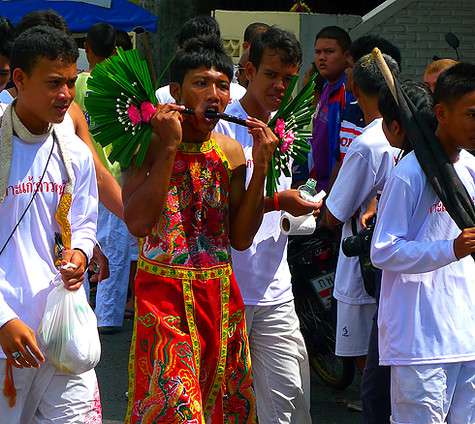 Нередко в кровавых ритуалах участвуют совсем молодые ребята.