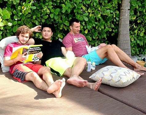 Владимир Кличко с дочкой и друзьями. Фото: Instagram.com.