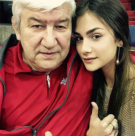 Настя Шубская с отцом Александра Овечкина. Фото: Instagram.com/nastyashubskaya.