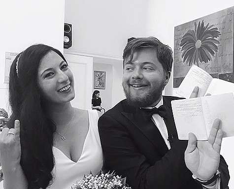 «Mr and Mrs Broytman-Parfenov», - подписала фотографию Мария Бройтман. Фото: Facebook.com/elena.chekalova.
