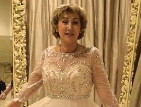 Лариса Копенкина примерила свадебное платье. Фото: Instagram.com.