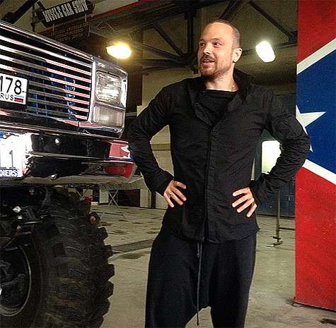 Судя по микроблогу Чадова, он любит большие автомобили. Фото: Instagram.com/alexeychadov.