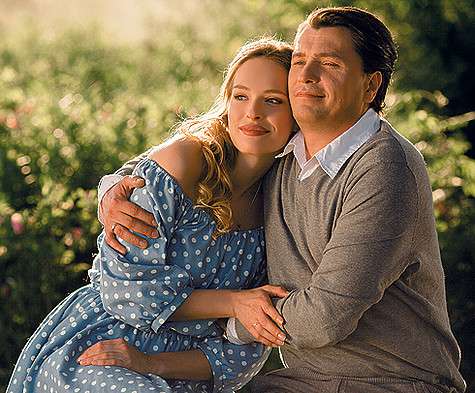 А взрослую пару сыграли актер театра «Модернъ» Константин Конушкин и телеведущая Татьяна Гуреева. Фото: материалы пресс-служб.