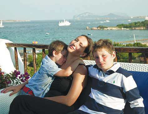 Самое главное в жизни актрисы — это ее сыновья: старший Артем и младший Макар. Фото из личного архива актрисы.