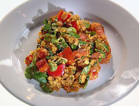 Мексиканский салат с кукурузными чипсами. Фото: материалы пресс-служб. Мексиканский салат с кукурузными чипсами. Фото: материалы пресс-служб.