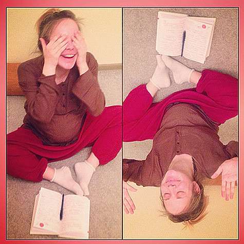 Зоя Бербер рассказала своим поклонникам, что начала заниматься йогой для беременных. Фото: Instagram.com/zberberr. Зоя Бербер рассказала своим поклонникам, что начала заниматься йогой для беременных. Фото: Instagram.com/zberberr.