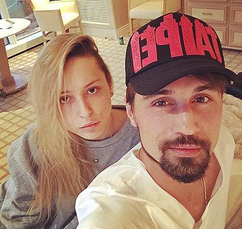 Во время американских каникул певец встретил свою младшую сестру Аню Белан. Фото: Instagram.com/bilanofficial.