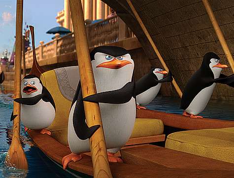 Четверку пингвинов в оригинале озвучили непрофессиональные актеры. Фото: материалы пресс-служб.