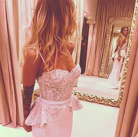 Рита Дакота уже опубликовала несколько свадебных платьев. Фото: Instagram.com.