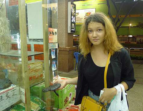 В одной «лавке здоровья» дочь обнаружила грибы, которые сразу напомнили сказки о Бабе-Яге.