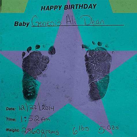 Алиша Киз показала поклонникам ножки своего новорожденного сына. Фото: Instagram.com/aliciakeys.