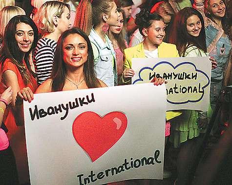 На съемки нового видео были приглашены участницы фан-клубов «Иванушек». Фото: материалы пресс-служб.