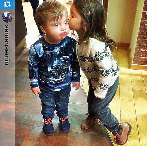 Сын Эвелины Блёданс Семен Семин тоже поздравил Анджелину Летицию. Фото: Instagram.com/victoriabonya.